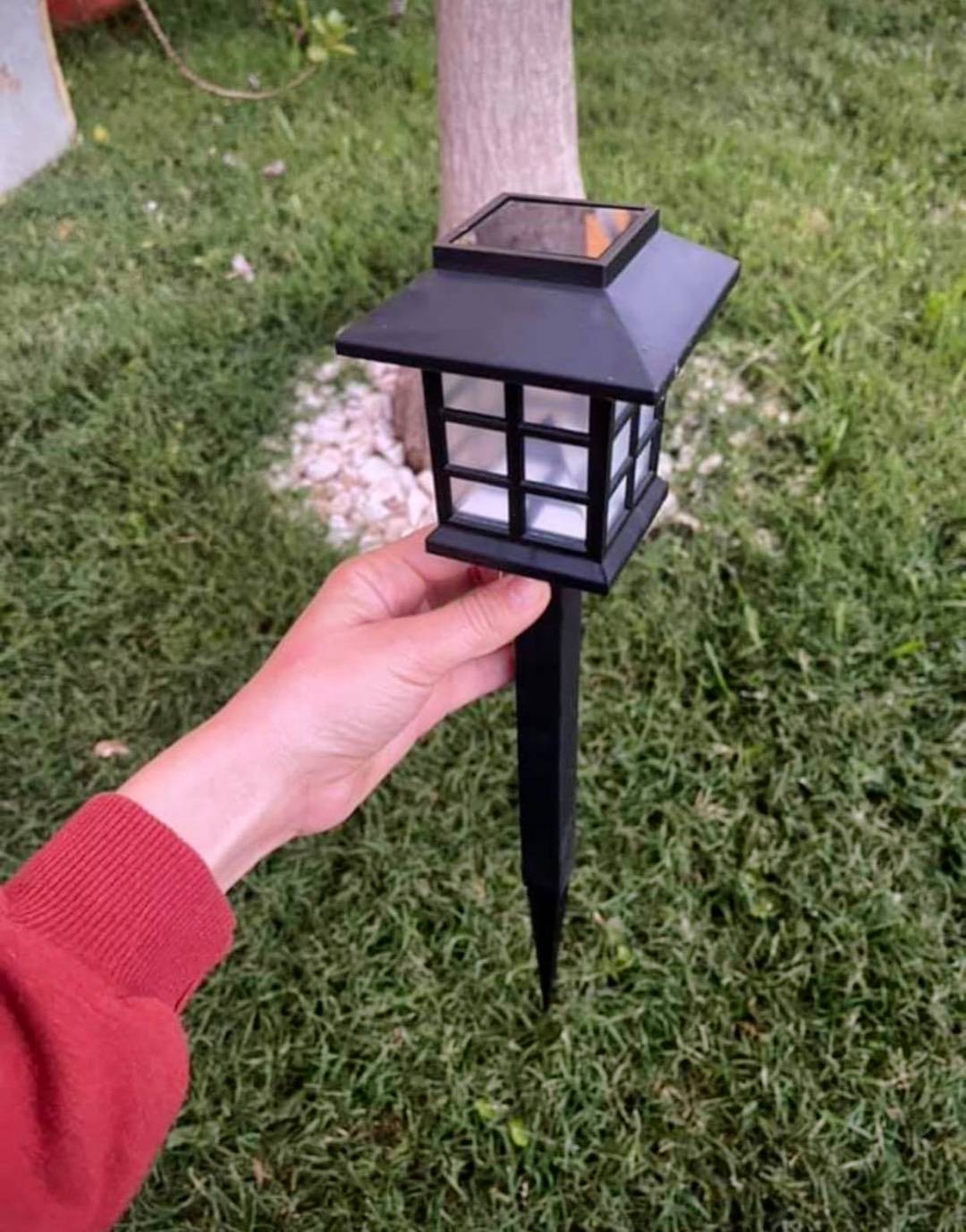 PACK 4 Estacas Solares Tipo Japonesa - Carga con panel solar - Ilumina Tus Jardines.