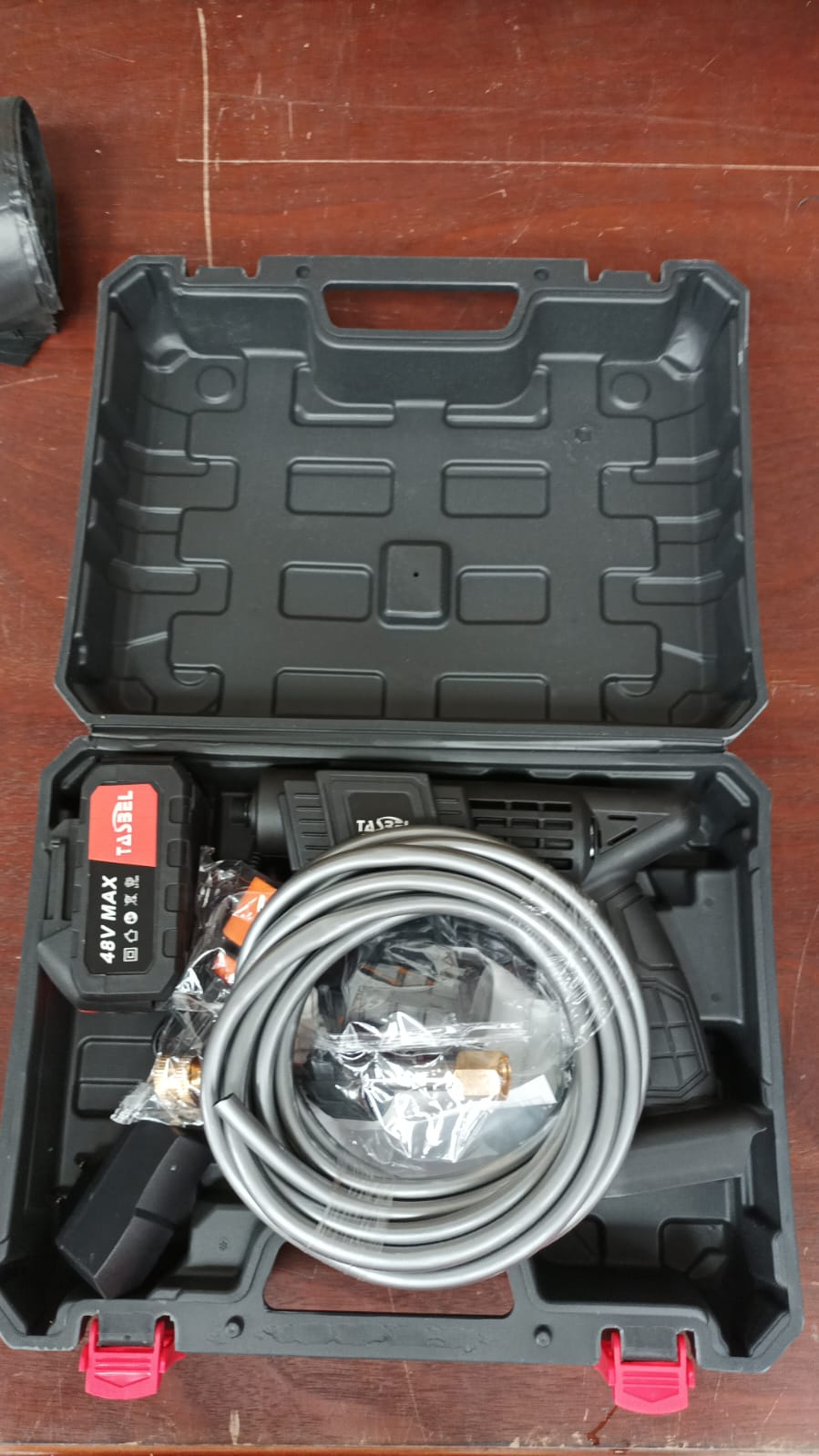 HIDROLAVADORA PORTATIL 2.0 CON 2 BATERIAS 48v