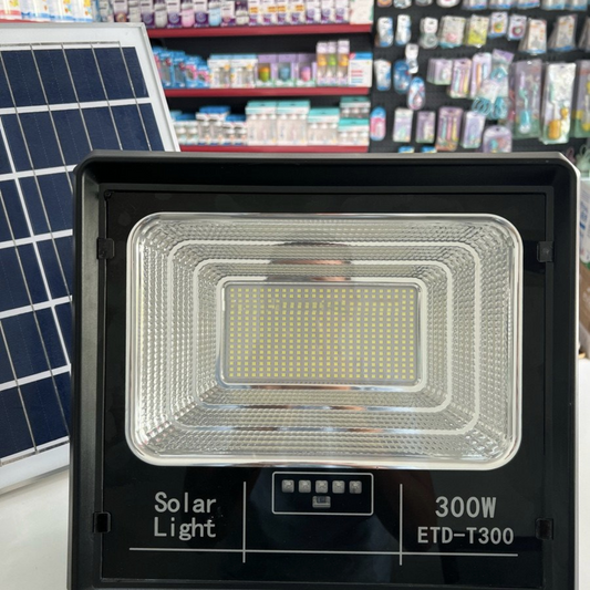 Reflector Solar de 300 watts: ilumina por 12 horas continuas